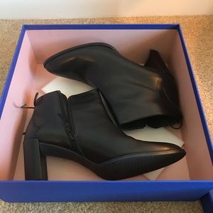 Stuart Weitzman heel, like new